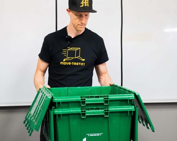 A mover who knows how to pack moving bins